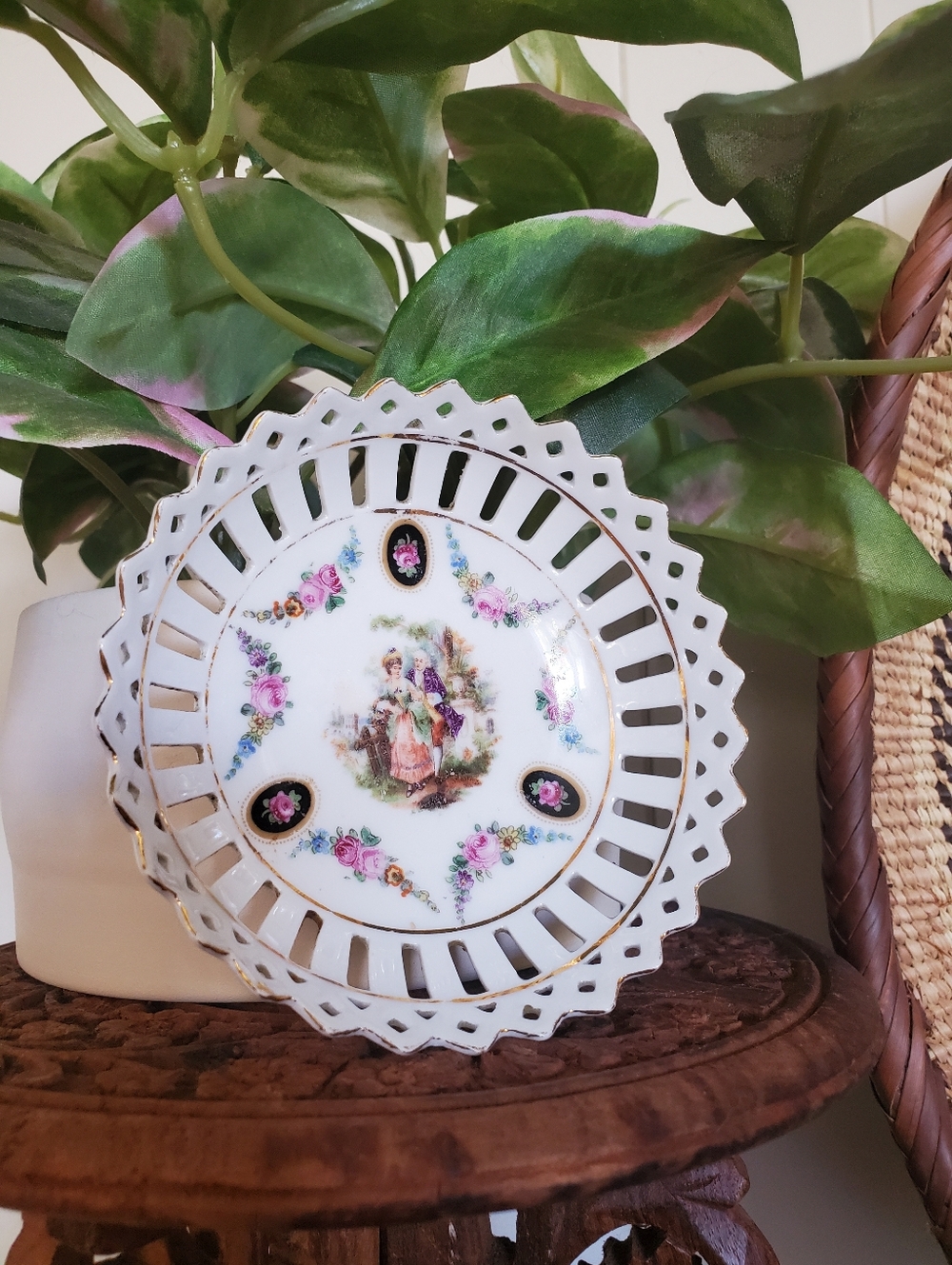 Bavaria Dresden Reticulated Small Plate Bowl Garlands & Lovers scene